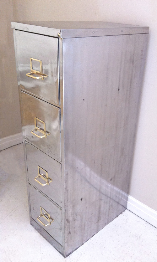 V3750 Vintage polished steel